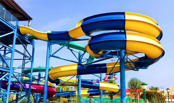 4 Cavalieri Parco acquatico in fibra di vetro Slide Outdoor Amusement Parco acquatico Giochi Atleti