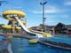 Parco giochi acquatici attrezzature da gioco piscina esterna in fibra di vetro singola grande scivolo a spirale set per bambini