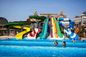 Parco acquatico in fibra di vetro a colori personalizzati scivolo giochi d'acqua all' aperto Parco attrezzature per piscina per bambini
