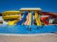 Parco acquatico in fibra di vetro a colori personalizzati scivolo giochi d'acqua all' aperto Parco attrezzature per piscina per bambini