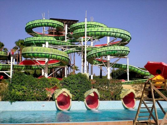 Parco acquatico per bambini scivolo piscina privata scivoli in fibra di vetro