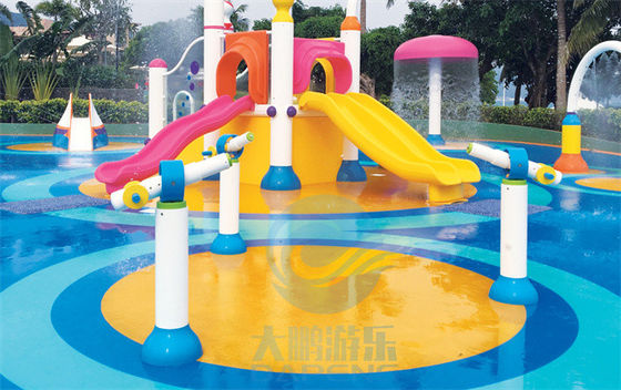 Un buon prezzo. Parco acquatico per bambini piscina giocattoli di gioco sparatutto spray acqua e pistola ad acqua in linea