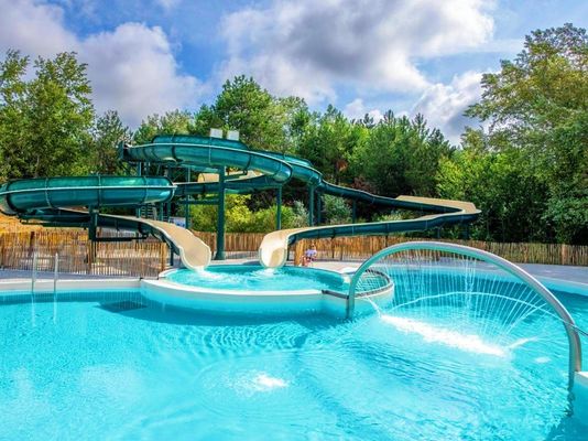 Un buon prezzo. Piscina commerciale all' aperto con tubo a spirale di fibra di vetro in linea