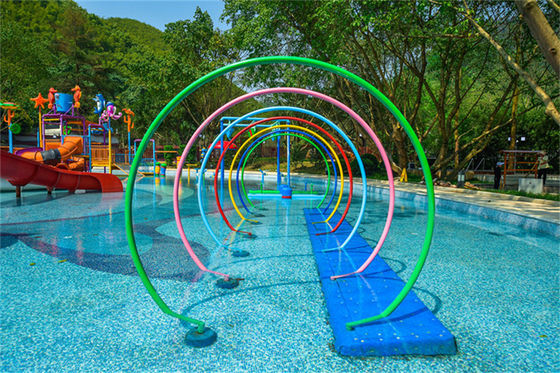 Un buon prezzo. Parco acquatico Parco acquatico per spruzzi di acqua Parco giochi d'acqua esterno Attrezzature di divertimento Rainbow Water Spray Loops in linea