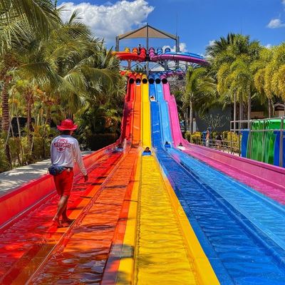 Un buon prezzo. Commercial Water Park Slide with 6-10mm Thickness Fiberglass for 5-10 Passengers and 100-500kg Capacity in linea