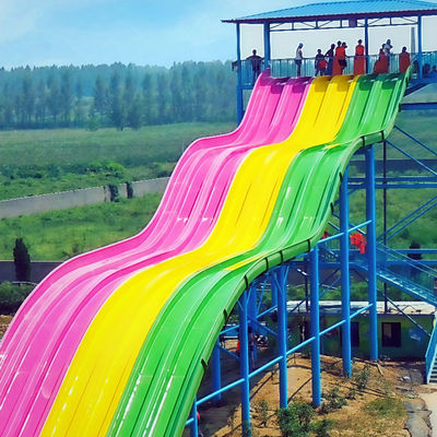 Un buon prezzo. Scivolo acquatico Rainbow Racing in vetroresina, durata superiore a 10 anni, colore personalizzato, per attrezzature per parchi acquatici e piscine in linea