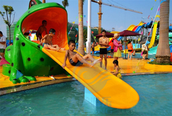 Scorrevole della piscina della rana del cuscinetto della spruzzata del parco dell'acqua della vetroresina piccolo per i bambini
