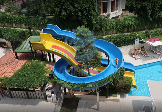 Un buon prezzo. Scorrevole dello stagno di Fade Resistant Fiberglass Spray Ground dell'acquascivolo della piscina dell'OEM in linea