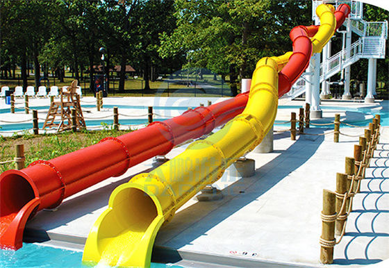 Scivolo a spirale della piscina a spirale del parco acquatico dell'acquascivolo dell'hotel di doppia torsione altezza 5.0m
