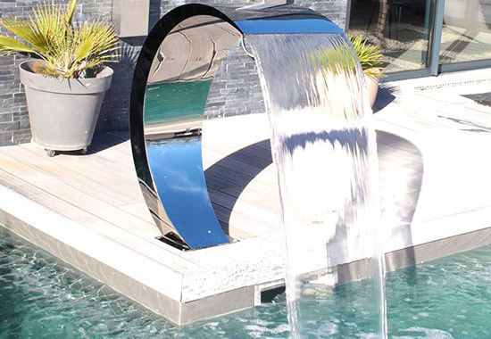 Un buon prezzo. Cascata in acciaio inossidabile artificiale in linea
