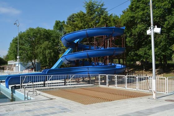 Un buon prezzo. OEM Parco acquatico esterno gioco giocattolo piscina scivolo fibra di vetro per bambino in linea