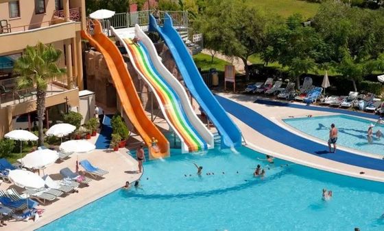 Un buon prezzo. OEM Outdoor Multi Fiberglass Slide Set per parco giochi acquatici in linea
