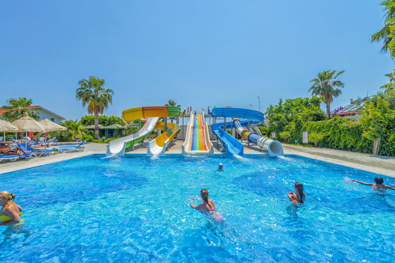 Un buon prezzo. OEM Acqua Park Accessori da nuoto Scivolo in fibra di vetro per bambini in linea
