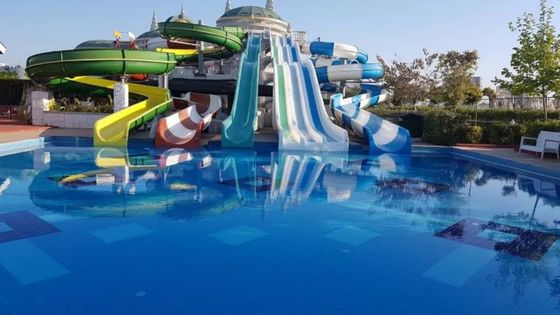 Un buon prezzo. Attività di divertimento su misura Parco acquatico scivolo per adulti 1 persone giocare in linea