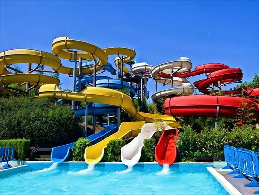 Piscina scivolo in fibra di vetro Parco di avventura all'aperto Attrezzature per parco giochi