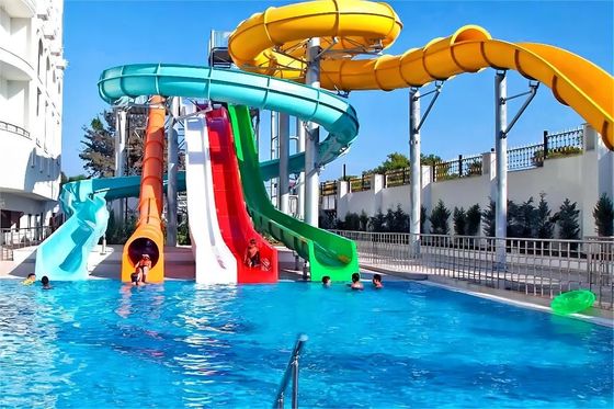 Un buon prezzo. 18.5 Kw Parco Acquatico Slide Play Attività di divertimento Gite Fibra di vetro Slide Outdoor Per Bambini in linea