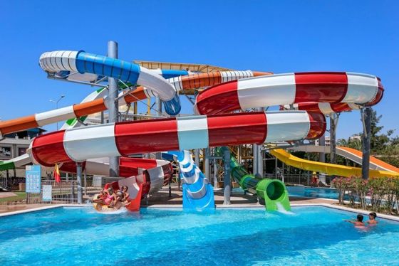Un buon prezzo. ODM Parco tematico acquatico all'aperto Giochi sportivi Giochi di moto Slide in fibra di vetro in linea