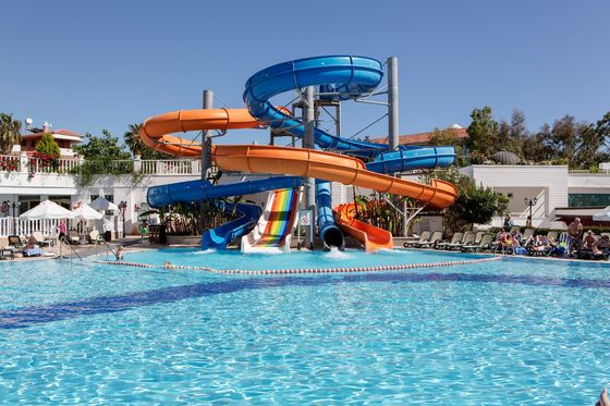 Un buon prezzo. OEM Parco di divertimenti acquatici Bambini giochi di giochetti nuoto scivolo in fibra di vetro in linea