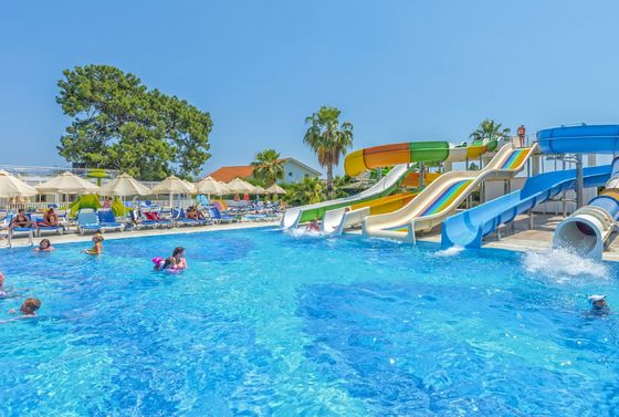 Un buon prezzo. ODM Parco acquatico all'aperto Giochi di divertimento Giochi di scivolo in fibra di vetro per bambini in linea