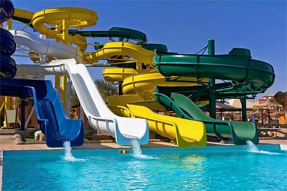 Giochi acquatici all' aperto Giochi di scivolo in fibra di vetro per bambini colore personalizzato