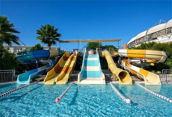 qualità OEM Parco acquatico Parco giochi Piscine attrezzature piscina scivolo in fibra di vetro in vendita Fabbrica