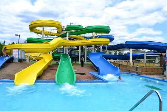Un buon prezzo. OEM Adulti Parco acquatico all'aperto Attrezzature per parco giochi sportivi Scivolo in fibra di vetro in linea