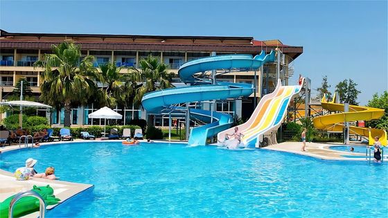 Un buon prezzo. ODM Parco acquatico esterno attrezzature giochi accessori scivoli in fibra di vetro per bambini in linea