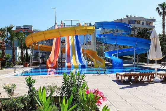 Parco tematico Acqua Piscina Giochi Giochi Gite Scivolo in fibra di vetro Per adulti