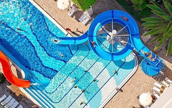 Un buon prezzo. Parco giochi acquatici all'aperto attrezzature piscina scivolo per bambini in linea