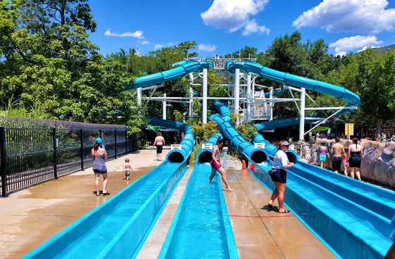 Un buon prezzo. ODM Parco acquatico piscina per bambini area giochi Aqua Theme Rides Tube Spiral Fiberglass Slide For Kids in linea