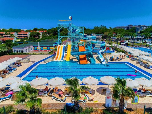 Un buon prezzo. OEM Parco di divertimenti acquatici di Guangzhou Parco acquatico forniture giochi Cavalcare scivolo a spirale Per piscina in linea