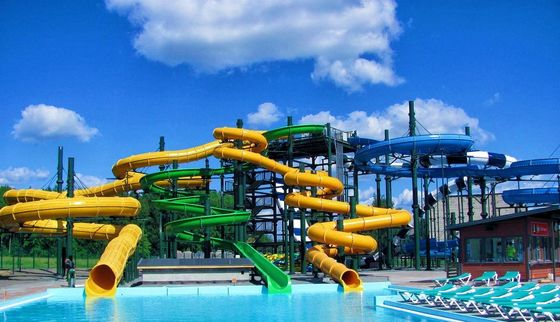 Piscina all'aperto attrezzature da gioco per bambini scivolo d'acqua in fibra di vetro nel parco