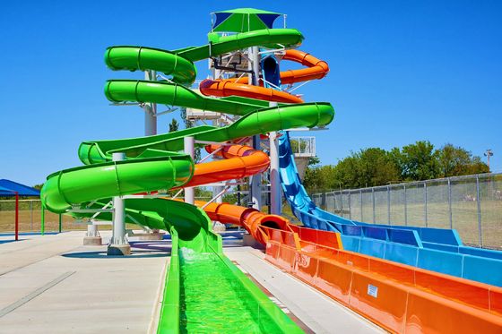 qualità Parco acquatico all'aperto Attività di intrattenimento Attrezzature per il parco giochi Piscina Giocattoli Scivolo in fibra di vetro Fabbrica