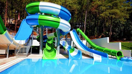 Un buon prezzo. Parco acquatico di divertimento adulti giochi d'acqua scivolo in fibra di vetro personalizzato per piscina in linea