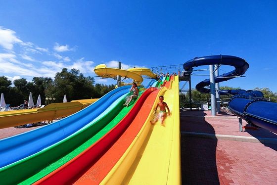 Un buon prezzo. ODM Parco acquatico Dapeng Bambini Piscina attrezzature giochi scivolo in fibra di vetro in linea