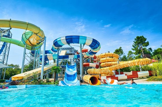 Un buon prezzo. Parco acquatico attrezzature giochi scivolo in fibra di vetro per bambini in linea