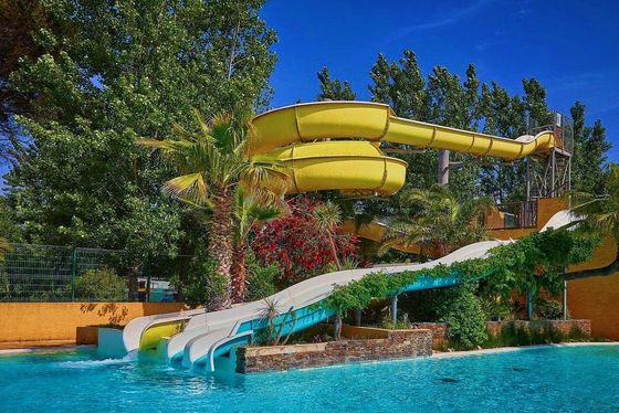 Un buon prezzo. ODM Parco acquatico Piscina Giochi acquatici estivi Attrezzature di gioco Scivolo a spirale in linea