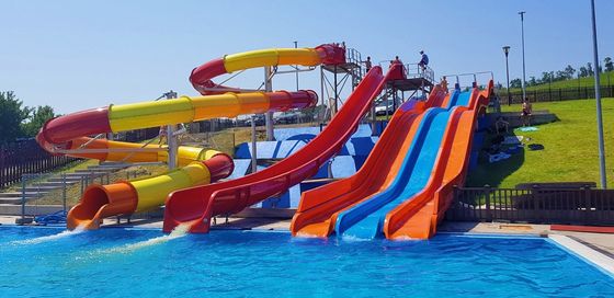 Un buon prezzo. Parco giochi d'acqua scivolo in fibra di vetro per piscina sopra terra in linea