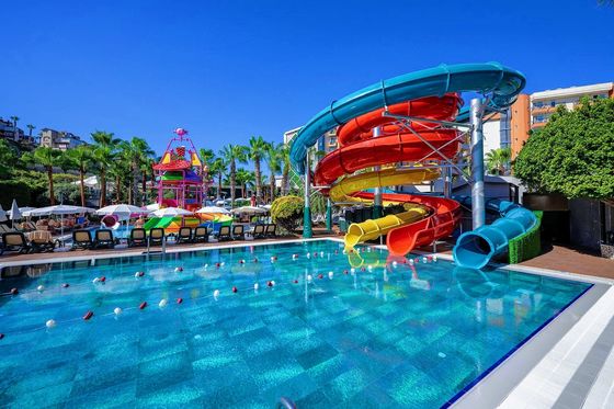 Un buon prezzo. Attrezzature per sport acquatici Parco giochi Giochi di divertimento Piscina di fibra di vetro Scivolo Bambino Gioco per bambini in linea