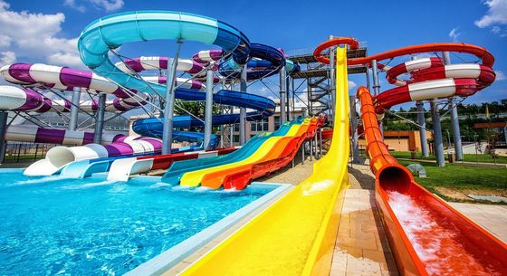 Gioco di divertimento acquatico Atleti produttori attrezzature per parchi acquatici scivolo in fibra di vetro per la casa