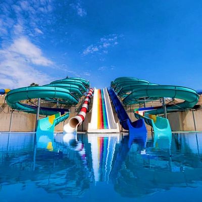 Piscina commerciale giocattolo acquatico adulti giochi per bambini all'aperto scivolo in fibra di vetro