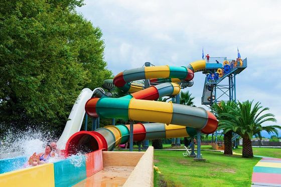 OEM Commercial Garden Play Center giochi d'acqua scivolo in fibra di vetro per bambini