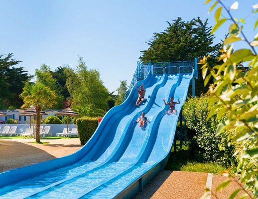 Un buon prezzo. Parco acquatico per bambini attrezzature per giocattoli acquatici scivolo in fibra di vetro altezza 5-12m in linea