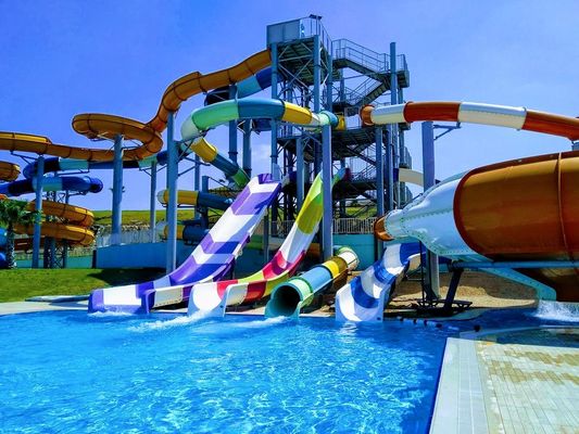 Un buon prezzo. Mini parco acquatico attrezzature piscina scivoli a spirale attrezzature per bambini in linea