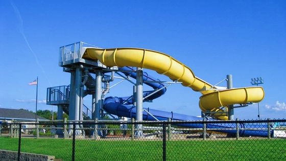 Un buon prezzo. OEM Parco acquatico per bambini Parco giochi piscina giochi all'aperto scivolo in fibra di vetro in linea