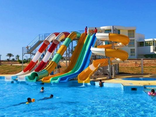 Adulti Piscine accessori di scivolo d'acqua includono sistema di approvvigionamento e trattamento dell'acqua