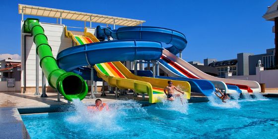 Gioco acquatico per bambini all' aperto Attrezzature per parchi di divertimento con scivolo in piscina
