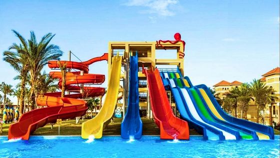 Parco giochi d'acqua Scivolo a spirale in fibra di vetro per bambini Piscina