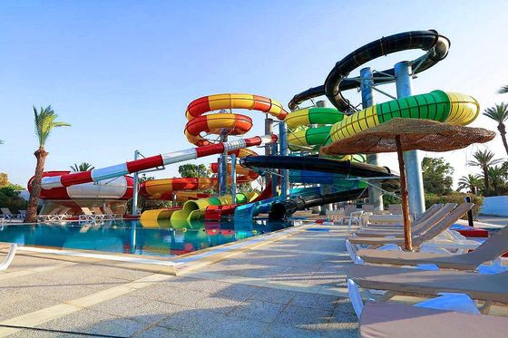 Un buon prezzo. OEM Parco acquatico attrezzature giochi divertimento acqua scivolo in fibra di vetro per piscina in linea