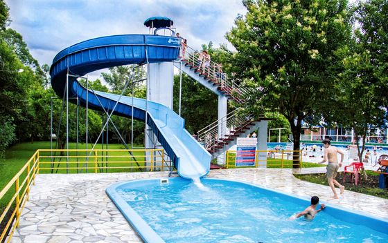 Parco acquatico giochi piscina attrezzature 3-5m alto scivolo in fibra di vetro per bambini